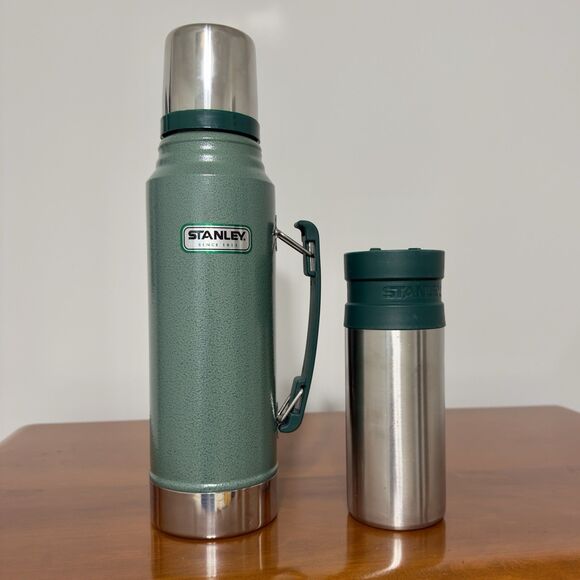 Stanley Thermos With Stanley Classic Series Legendary Vacuum Insulated Mug - Picture 1 of 8